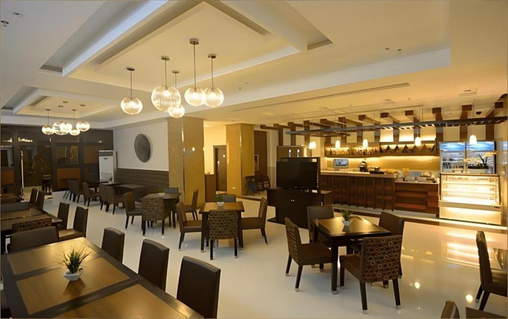 אילוילו Diversion 21 Hotel מראה חיצוני תמונה