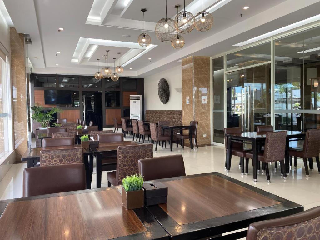 אילוילו Diversion 21 Hotel מראה חיצוני תמונה