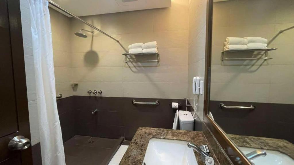 אילוילו Diversion 21 Hotel מראה חיצוני תמונה